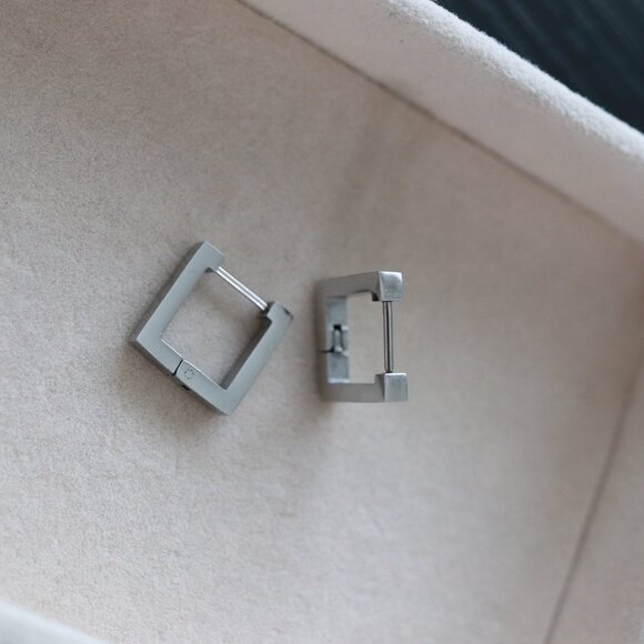 Square Style Huggie Hoop Earrings Silver Stainless Steel - Picture 2 of 5